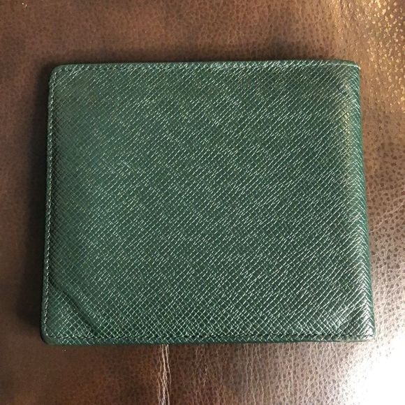 LOUIS VUITTON Green Taiga Leather Bifold Wallet Vintage MI0917 - Picture 3 of 17